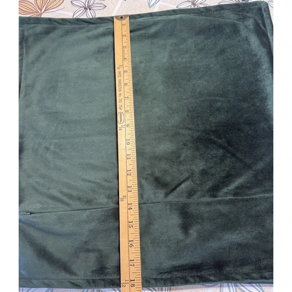 Bedsure 18x18 Dark Green Velvet‎ Throw Pillow Cover Forest Emerald Cushion Case
